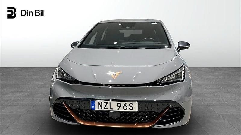 Begagnad Cupra Born 169 kW (231 HK) 2023 Vapor grey Halvkombi