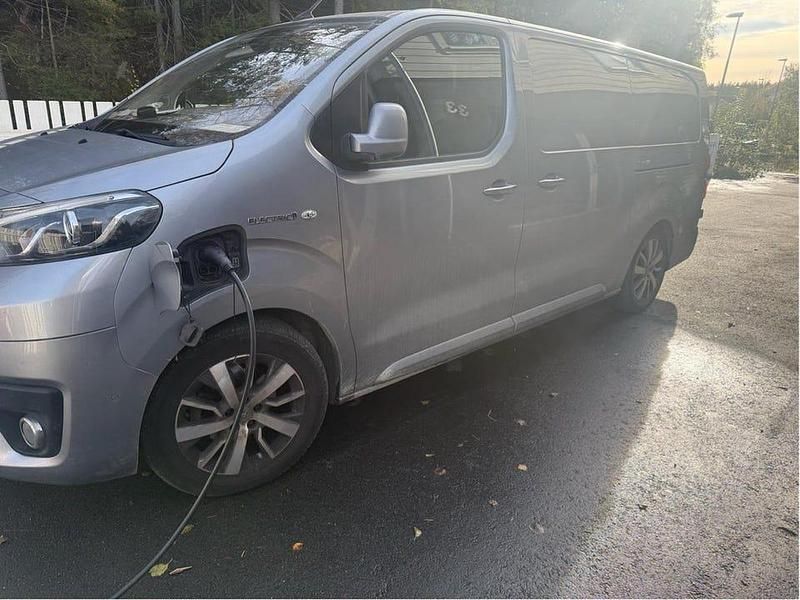 Begagnad 2022 Toyota Proace Van | 270 000 kr (Superpris) - Bild 1/1