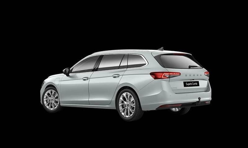Ny 2025 Skoda Superb Selection Kombi | 469 900 kr (Marknadspris) - Bild 1/4