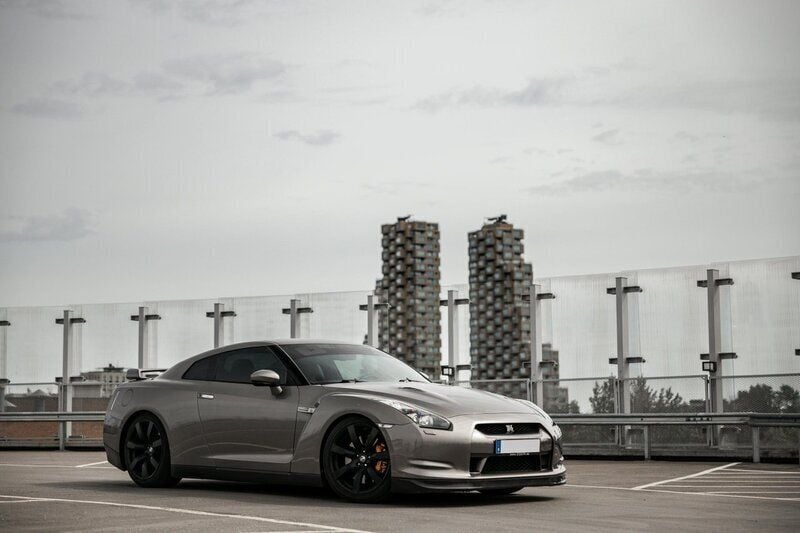 Grå Begagnad 2009 Nissan GT-R GT Sportkupé | 699 990 kr - Bild 1/4