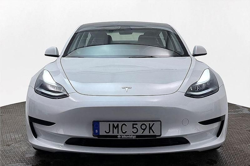 Begagnad Tesla Model 3 Standard Range 208 kW (283 HK) 2023 Vit Sedan