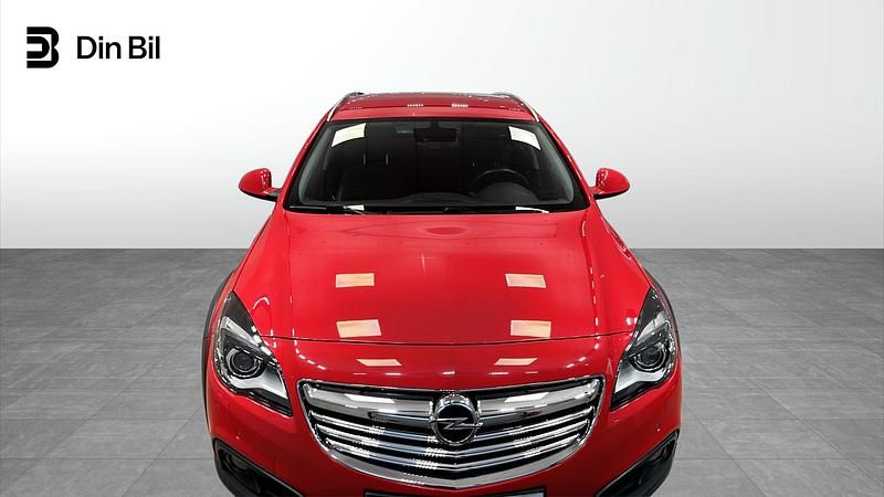 Begagnad Opel Insignia Country Tourer 163 HK (119 kW) 2014 Röd Kombi