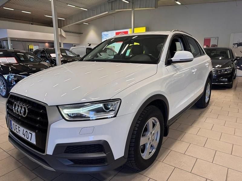 Vit Begagnad 2016 Audi Q3 Proline SUV | 169 000 kr (Marknadspris) - Bild 1/4