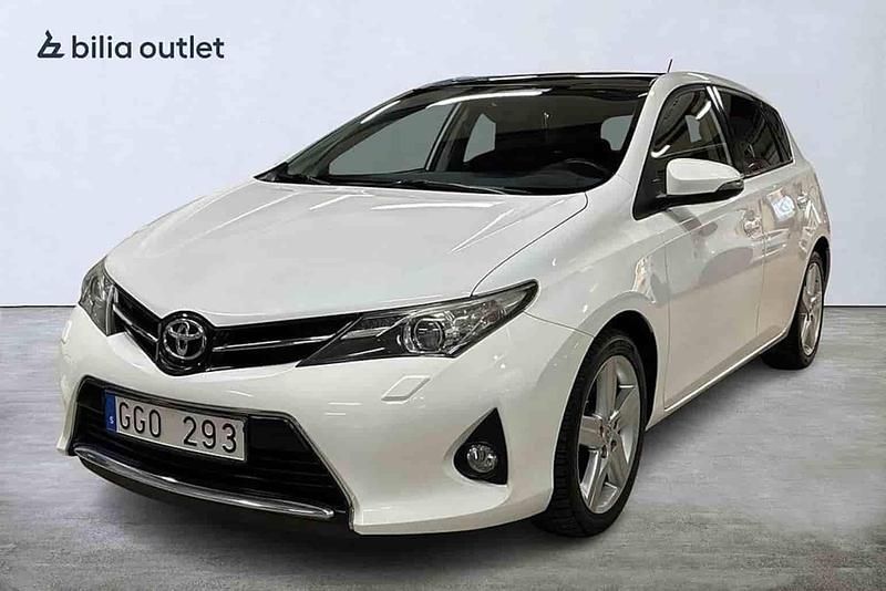 Vit Begagnad 2013 Toyota Auris Halvkombi | 109 900 kr (Lite dyr) - Bild 1/1