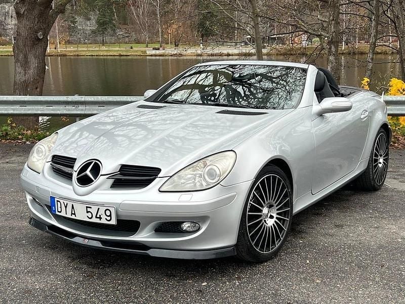 Silver Begagnad 2004 Mercedes SLK200 Cab | 99 900 kr (Marknadspris) - Bild 1/4