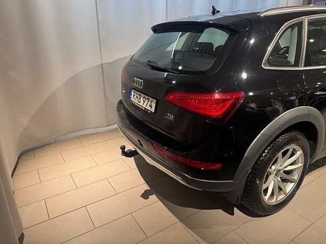 Begagnad Audi Q5 Design 190 HK (139 kW) 2016 Brilliantsvart SUV