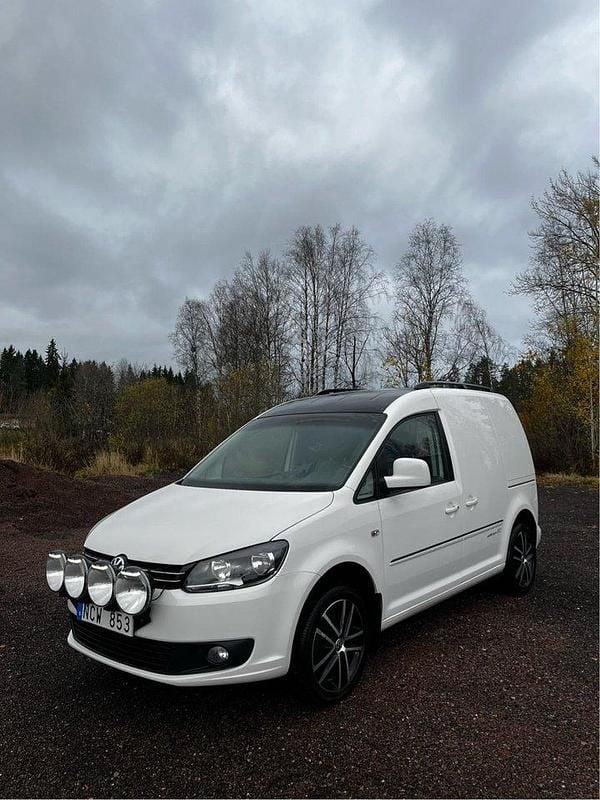 Vit Begagnad 2013 VW Caddy Edition Minibuss | 79 000 kr (Lite dyr) - Bild 1/4