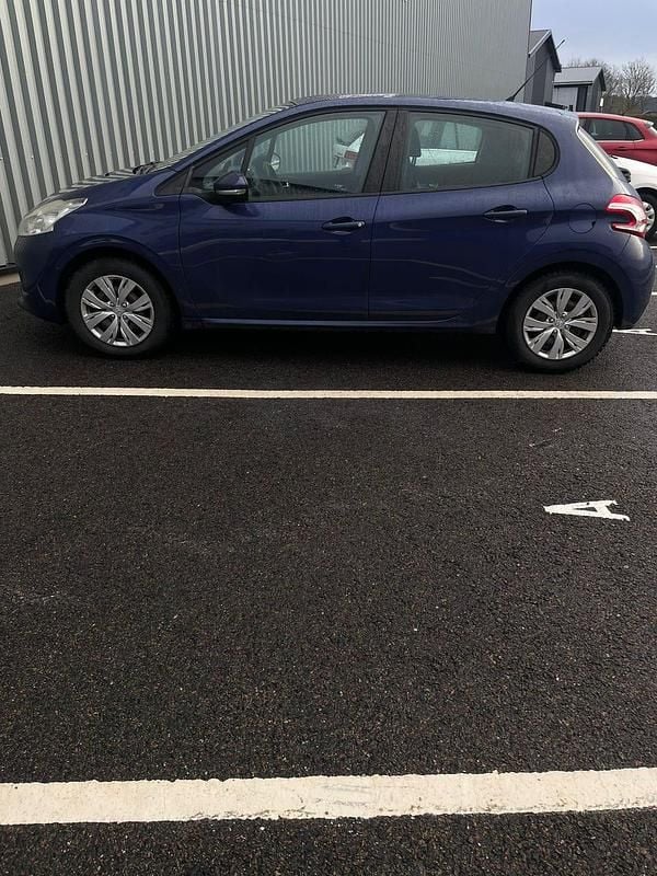 Begagnad Peugeot 208 82 HK (60 kW) 2013 Halvkombi