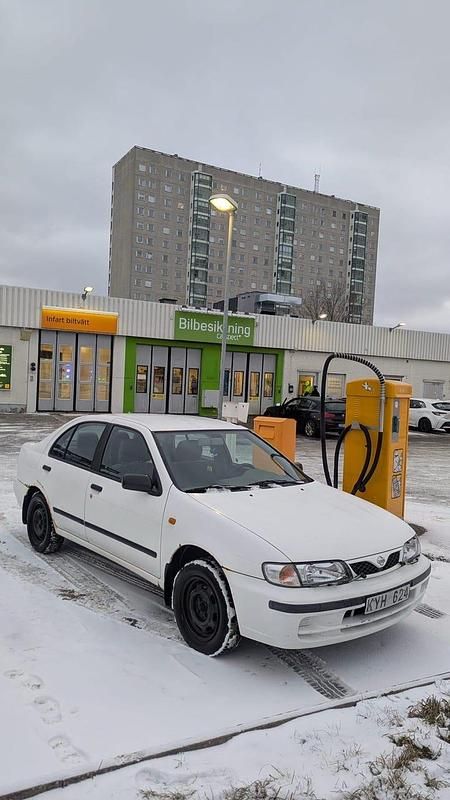 Begagnad Nissan Almera 99 HK (72 kW) 1999 Sedan