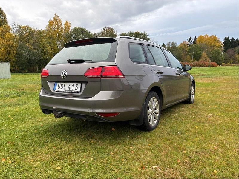 Grå Begagnad 2015 VW Golf VII Kombi | 85 000 kr (Marknadspris) - Bild 1/4