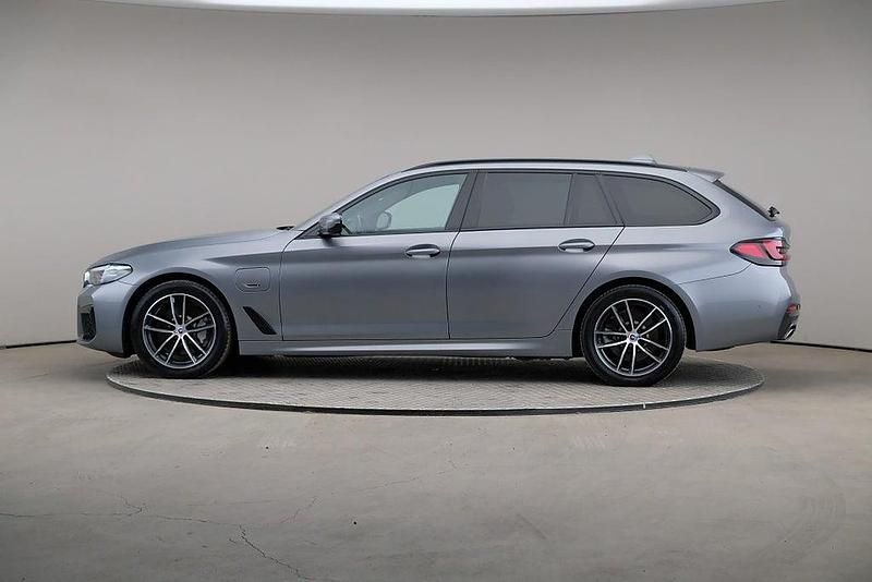 Begagnad BMW 530e M Sport 184 HK (135 kW) 2023 Grå Kombi