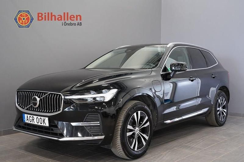 Svart Begagnad 2023 Volvo XC60 Core SUV | 369 900 kr - Bild 1/4