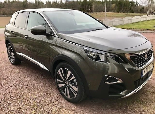 Grå/grön metallic Begagnad 2017 Peugeot 3008 SUV | 149 000 kr (Marknadspris) - Bild 1/4