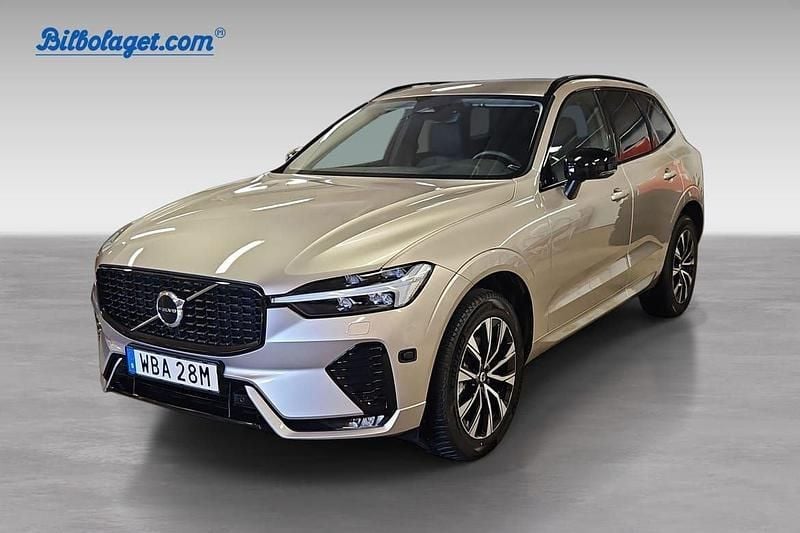 Grå Begagnad 2024 Volvo XC60 Plus SUV | 548 900 kr (Lite dyr) - Bild 1/4