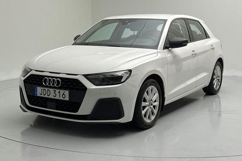 Vit Begagnad 2019 Audi A1 Proline Halvkombi | 164 900 kr - Bild 1/4