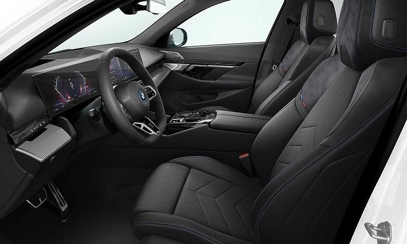 Ny BMW i5 Comfort Edition 250 kW (340 HK) 2025 Vit Kombi