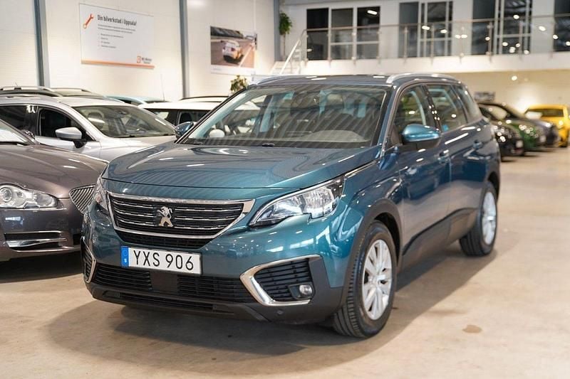 Grön Begagnad 2017 Peugeot 5008 Minibuss | 139 900 kr (Bra pris) - Bild 1/4