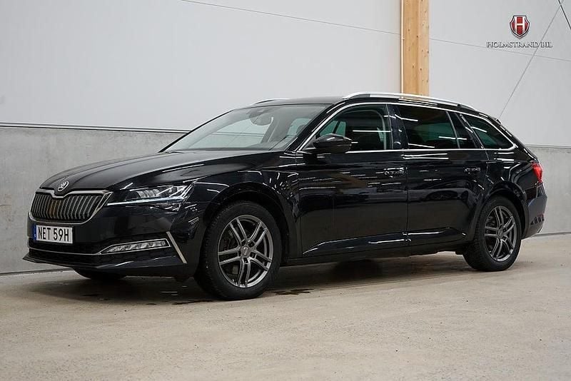 Begagnad Skoda Superb Business Line 218 HK (160 kW) 2023 Svart Kombi