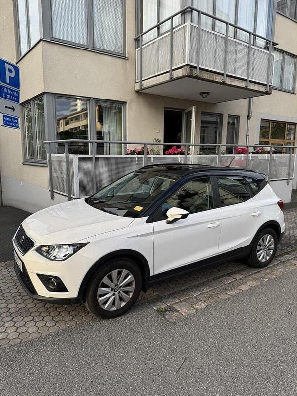 Vit Begagnad 2021 Seat Arona Style SUV | 175 000 kr (Bra pris) - Bild 1/4