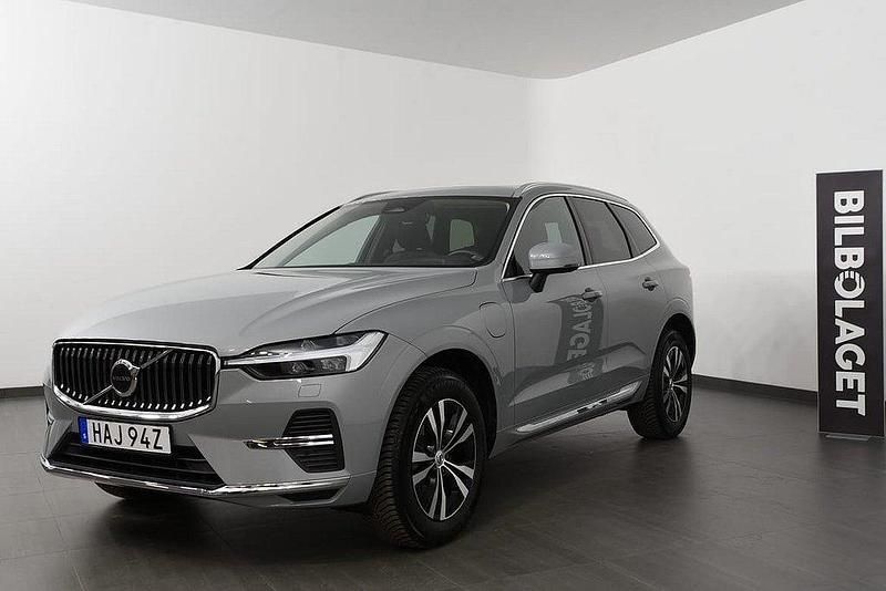 Grå Begagnad 2024 Volvo XC60 Core SUV | 499 500 kr (Bra pris) - Bild 1/4