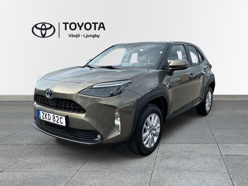 Grön Begagnad 2022 Toyota Yaris Cross Active SUV | 259 000 kr (Marknadspris) - Bild 1/3