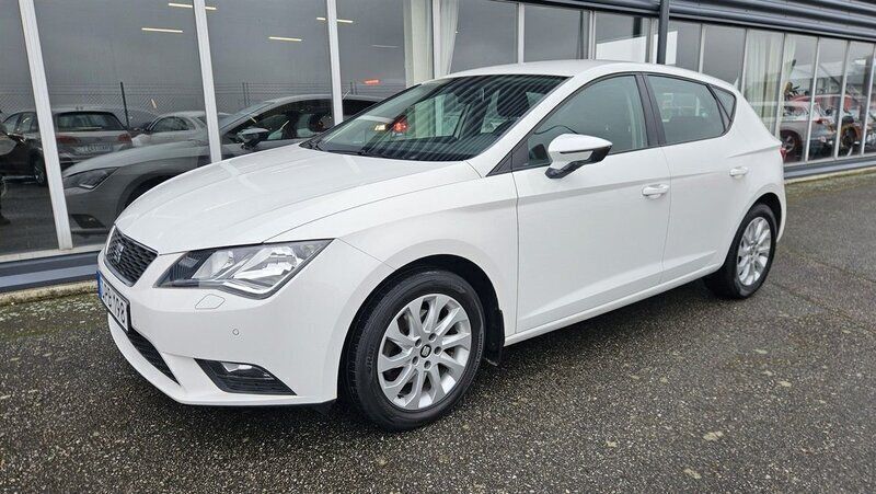 Vit Begagnad 2014 Seat Leon Style Halvkombi | 109 000 kr (Lite dyr) - Bild 1/4