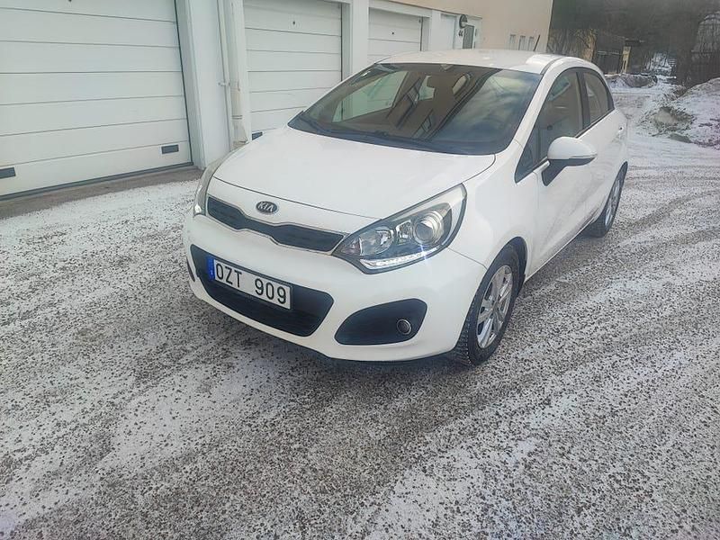 Begagnad Kia Rio 84 HK (61 kW) 2014
