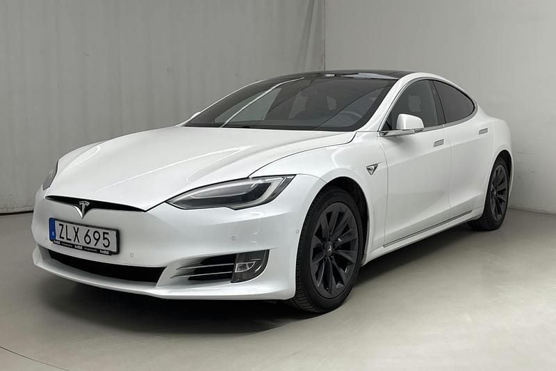 Vit Begagnad 2018 Tesla Model S Sedan | 260 000 kr (Marknadspris) - Bild 1/4