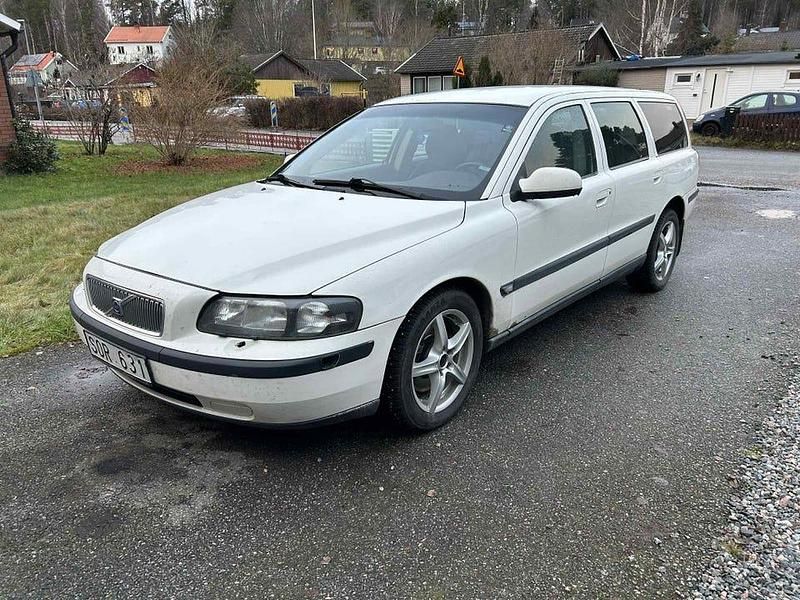 Begagnad 2002 Volvo V70 Kombi | 9 000 kr (Bra pris) - Bild 1/4