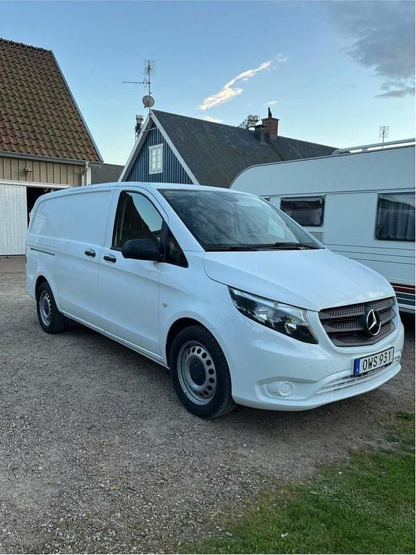 Vit Begagnad 2019 Mercedes Vito Minibuss | 120 000 kr (Superpris) - Bild 1/4