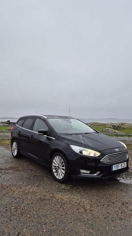 Svart Begagnad 2016 Ford Focus Titanium X Kombi | 85 000 kr (Marknadspris) - Bild 1/4