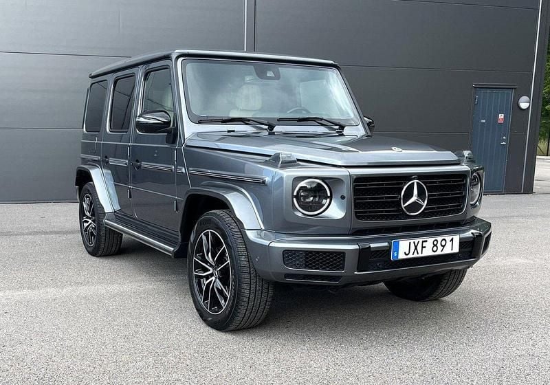 Grå Begagnad 2022 Mercedes G400 AMG SUV | 1 445 000 kr - Bild 1/4