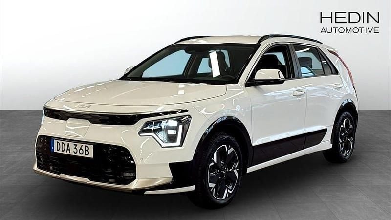 Begagnad Kia e-Niro 150 kW (204 HK) 2023 Vit SUV