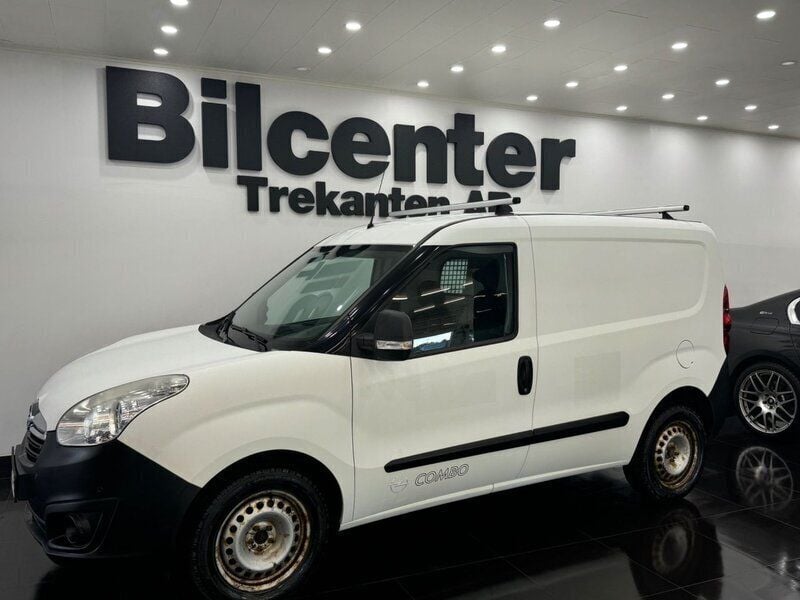 Vit Begagnad 2015 Opel Combo Minibuss | 59 900 kr - Bild 1/4