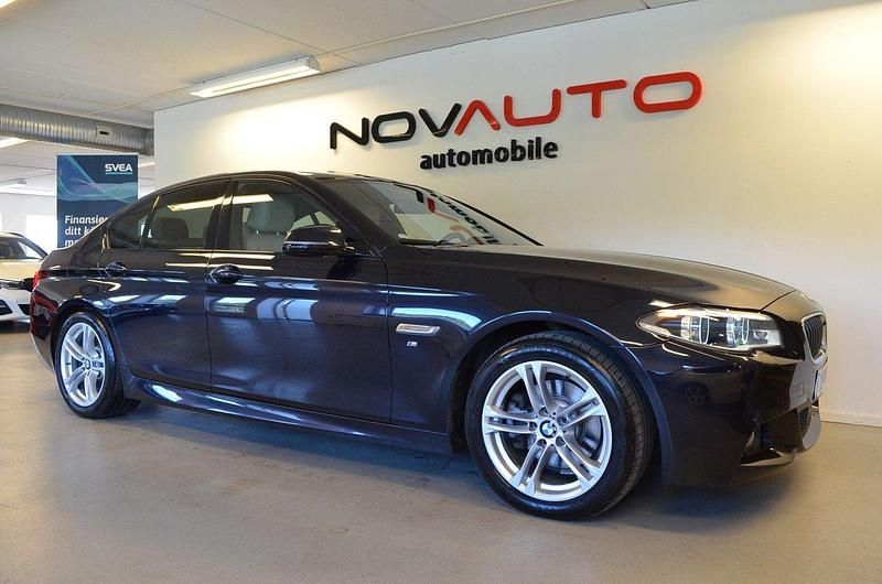 Karbonsvart metallic Begagnad 2014 BMW 520 M Sport Sedan | 199 900 kr - Bild 1/4