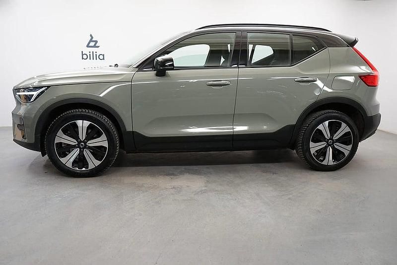 Begagnad Volvo XC40 Core 185 kW (252 HK) 2022 Grön SUV