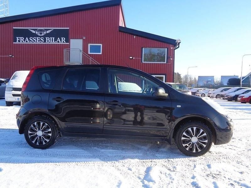 Begagnad Nissan Note 110 HK (80 kW) 2006 Svart Halvkombi