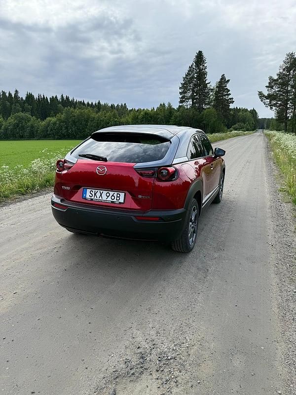 Begagnad Mazda MX30 Edition 105 kW (143 HK) 2020 Röd SUV