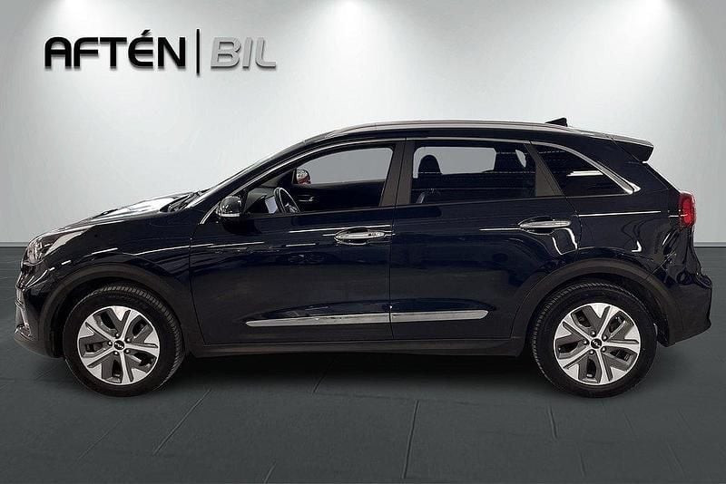 Begagnad Kia e-Niro Advance 150 kW (204 HK) 2022 Blå SUV