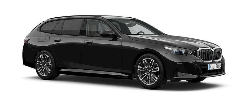 Svart Ny 2025 BMW i5 M Sport Kombi | 805 400 kr (Marknadspris) - Bild 1/4