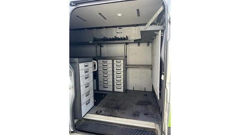Silver Begagnad 2015 VW Crafter Van | 169 800 kr (Marknadspris) - Bild 1/2