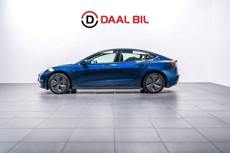 Blå Begagnad 2021 Tesla Model 3 Long Range Sedan | 294 700 kr (Bra pris) - Bild 1/4