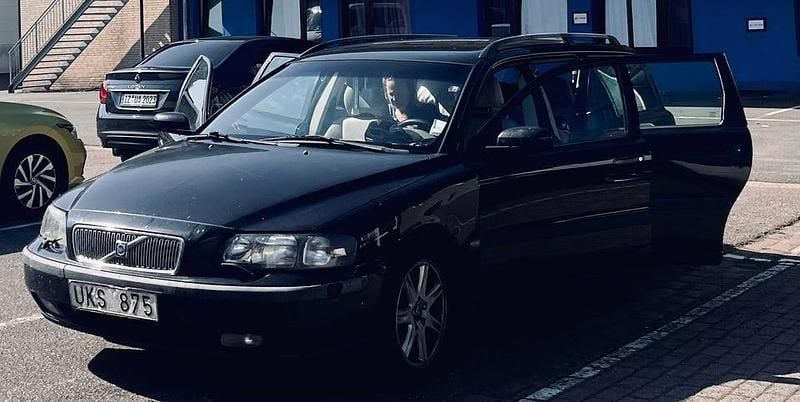 Svart Begagnad 2004 Volvo V70 Kombi | 16 500 kr (Superpris) - Bild 1/1