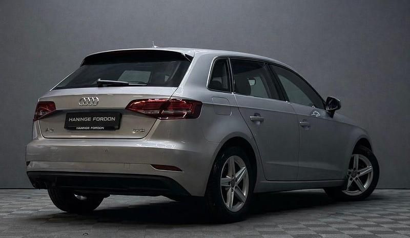 Begagnad Audi A3 150 HK (110 kW) 2018 Silver Sedan
