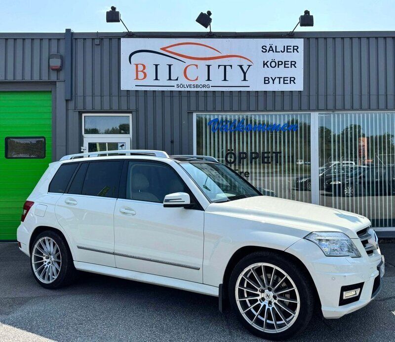Vit Begagnad 2012 Mercedes GLK350 AMG line SUV | 179 900 kr (Lite dyr) - Bild 1/4