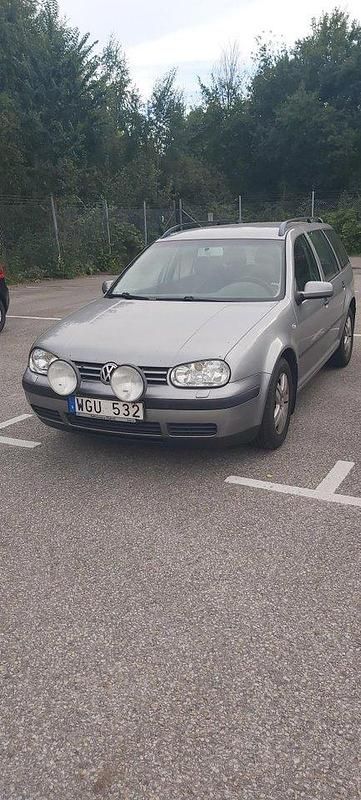 Grå Begagnad 2004 VW Golf IV Kombi | 10 000 kr (Marknadspris) - Bild 1/1