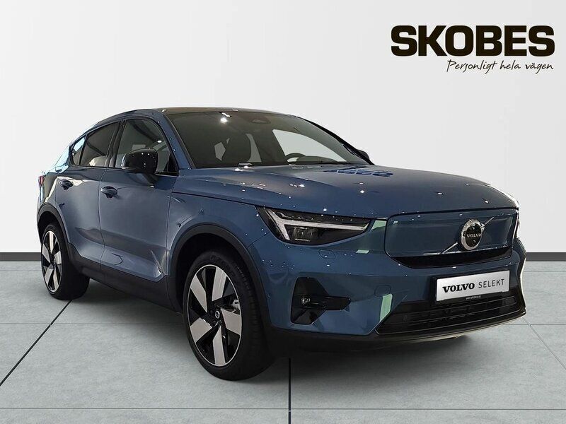 Blå Ny 2025 Volvo EC40 Single Motor Extended Range SUV | 579 900 kr (Marknadspris) - Bild 1/3