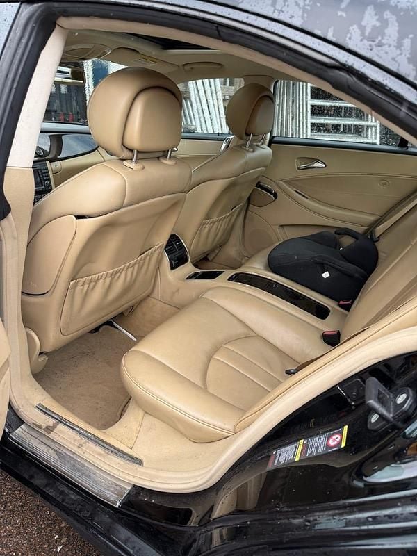Begagnad Mercedes CLS320 290 HK (213 kW) 2006