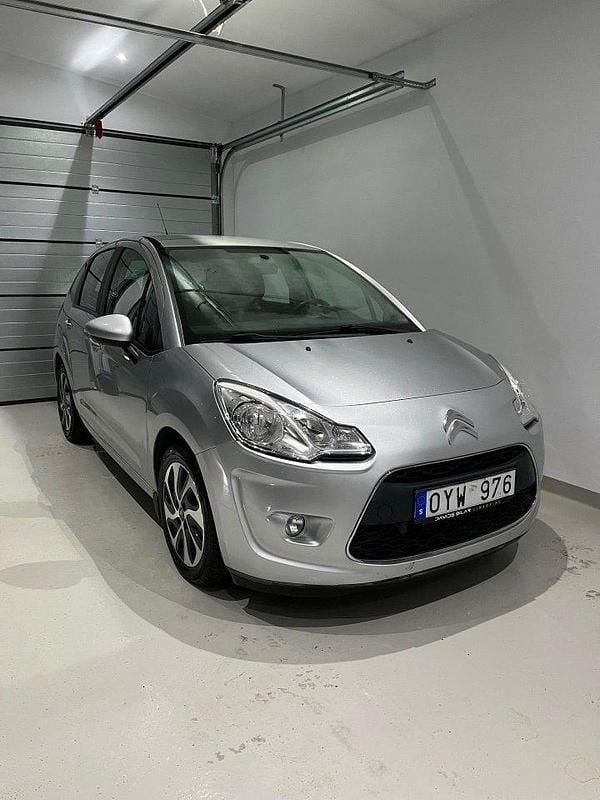 Silver Begagnad 2011 Citroën C3 Halvkombi | 42 500 kr (Marknadspris) - Bild 1/4