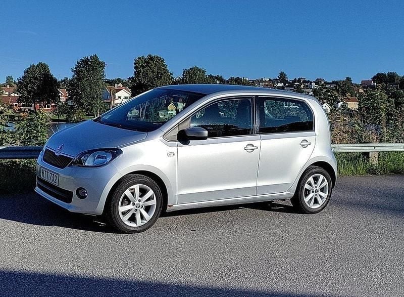 Silver Begagnad 2016 Skoda Citigo Halvkombi | 39 900 kr (Superpris) - Bild 1/4